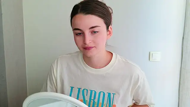 Miss Arwen online show from June 17, 7:41 am