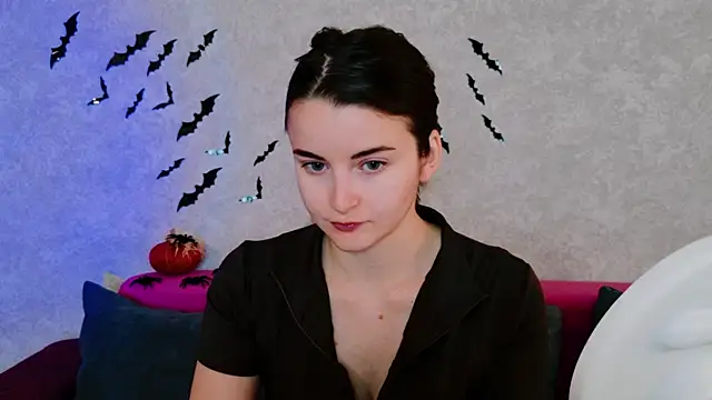 Snapshot of Miss_Arwen chatting on October 13, 3:30 am Miss Arwen online show from October 13, 3:30 am