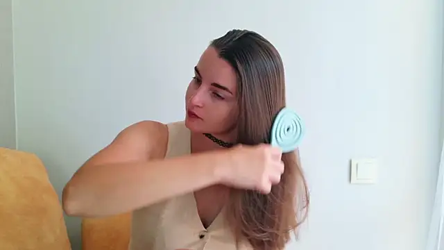 Miss Arwen online show from June 30, 7:52 am