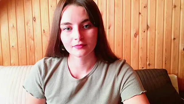 Miss Arwen online show from April 5, 7:15 am