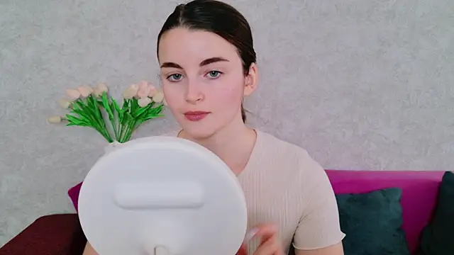 Miss Arwen online show from November 12, 5:44 am