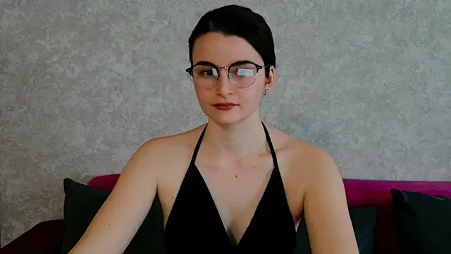 Miss Arwen online show from December 3, 4:35 am