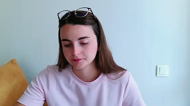 Miss Arwen online show from July 1, 9:42 am