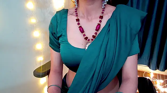 sassysonia online show from February 19, 6:38 pm