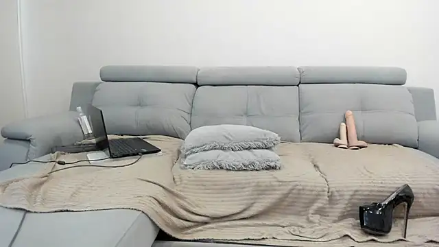 Snapshot of Kristina_Sinclair chatting on April 23, 12:29 pm Kristina Sinclair online show from April 23, 12:29 pm