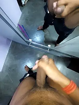 studboy1111 online show from November 8, 6:33 pm