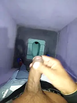 studboy1111 online show from February 15, 11:14 pm