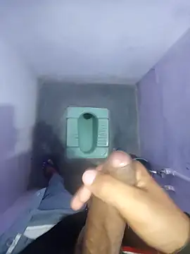 studboy1111 online show from March 12, 9:19 pm