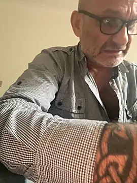 Shyboy817 online show from September 18, 1:58 pm