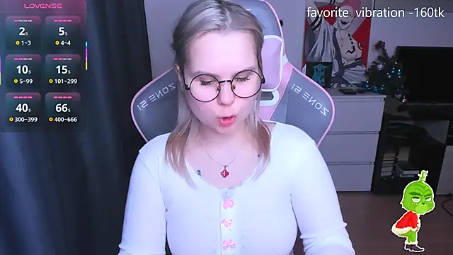 Snapshot of miray_kuriyama123 chatting on January 17, 7:50 pm miray kuriyama123 online show from January 17, 7:50 pm