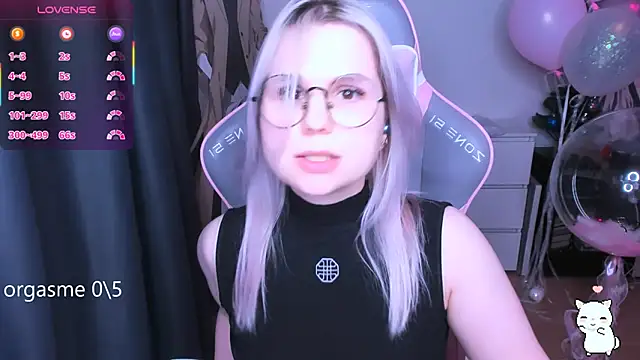 Snapshot of miray_kuriyama123 chatting on February 13, 1:05 am miray kuriyama123 online show from February 13, 1:05 am