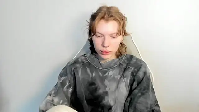 StellaDavis online show from March 10, 8:40 am