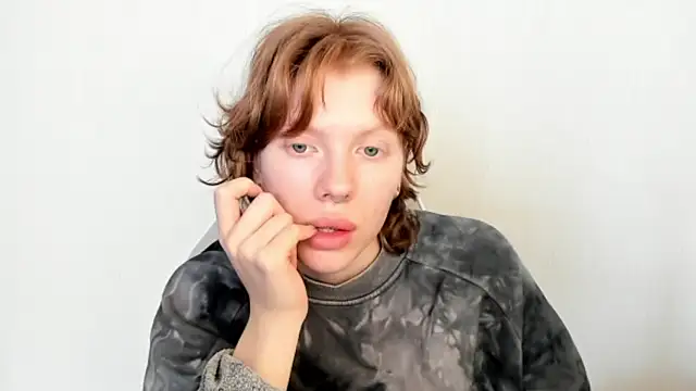 StellaDavis online show from February 6, 8:10 am