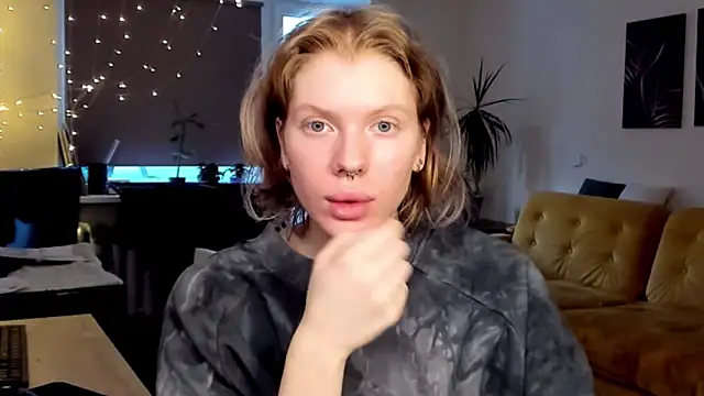 Snapshot of StellaDavis chatting on February 13, 1:37 pm StellaDavis online show from February 13, 1:37 pm