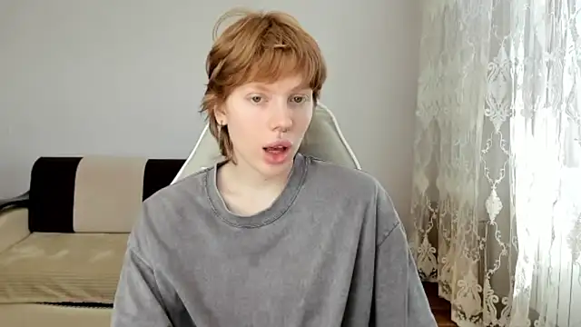 Snapshot of StellaDavis chatting on May 17, 10:04 am StellaDavis online show from May 17, 10:04 am