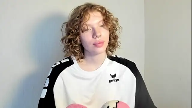 StellaDavis online show from November 4, 8:18 am