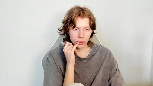 StellaDavis online show from March 5, 8:11 am