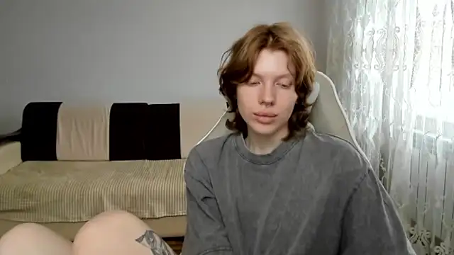 StellaDavis online show from April 5, 9:05 am