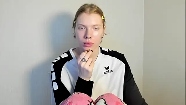 StellaDavis online show from November 6, 10:08 am