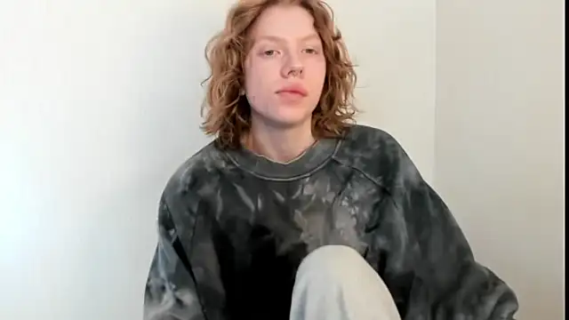 Snapshot of StellaDavis chatting on October 2, 9:12 am StellaDavis online show from October 2, 9:12 am