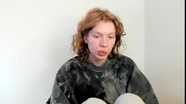 Snapshot of StellaDavis chatting on October 3, 10:39 am StellaDavis online show from October 3, 10:39 am