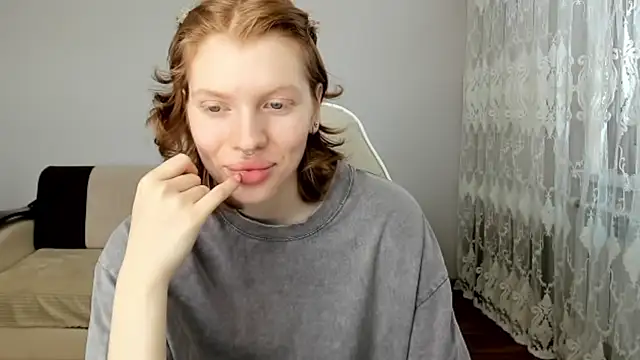 Snapshot of StellaDavis chatting on May 8, 9:13 am StellaDavis online show from May 8, 9:13 am