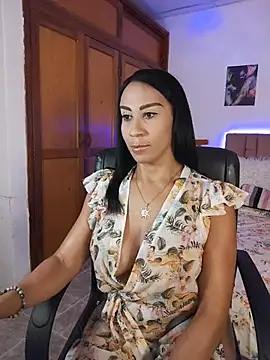 charlotte bayron02 online show from July 2, 1:06 am
