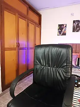 charlotte bayron02 online show from April 15, 12:38 am