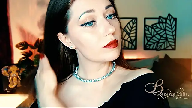 MissBeverlyMills online show from March 22, 4:15 pm