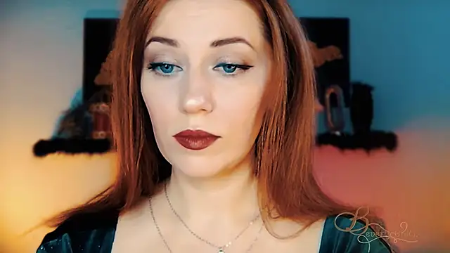 MissBeverlyMills online show from December 5, 6:12 am