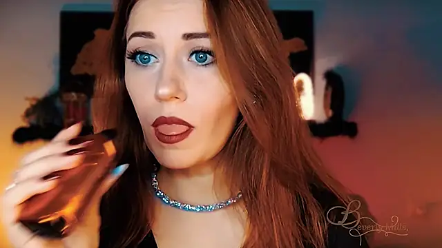 MissBeverlyMills online show from November 28, 4:12 am