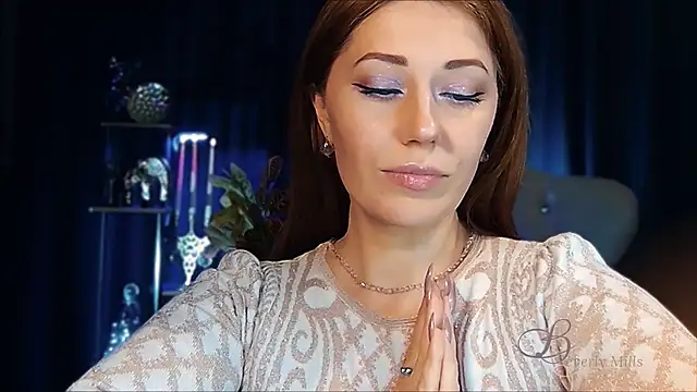 MissBeverlyMills online show from April 14, 4:23 pm