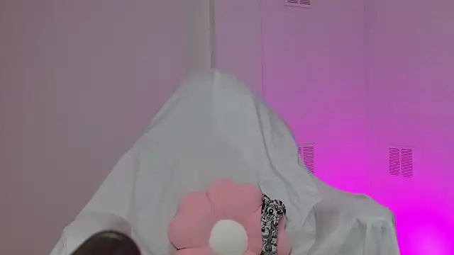 hantonella  online show from October 31, 1:08 pm