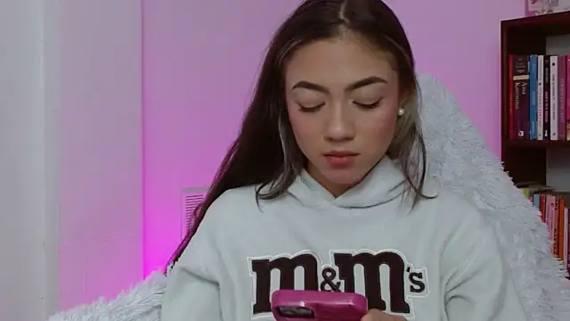 hantonella  online show from December 2, 2:52 pm