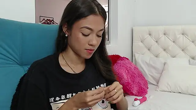 hantonella  online show from February 17, 2:49 pm