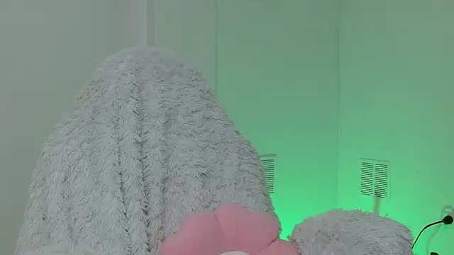 hantonella  online show from October 27, 12:39 pm