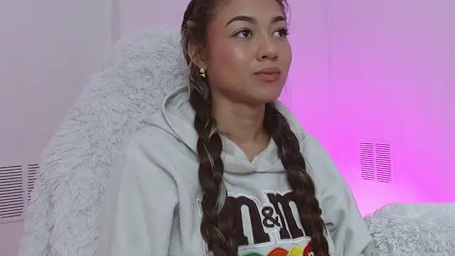 hantonella  online show from November 6, 1:26 pm