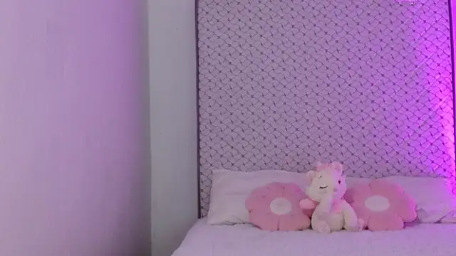 hantonella  online show from April 13, 1:26 pm