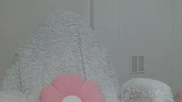 hantonella  online show from November 11, 11:49 am