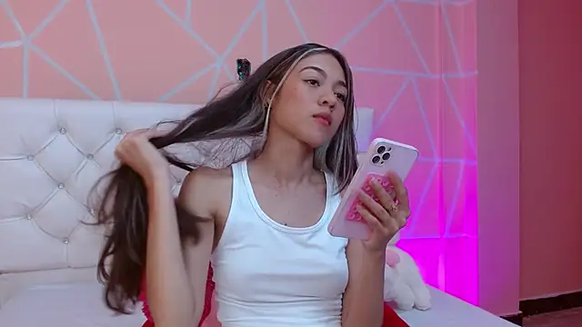 hantonella  online show from September 12, 8:08 pm