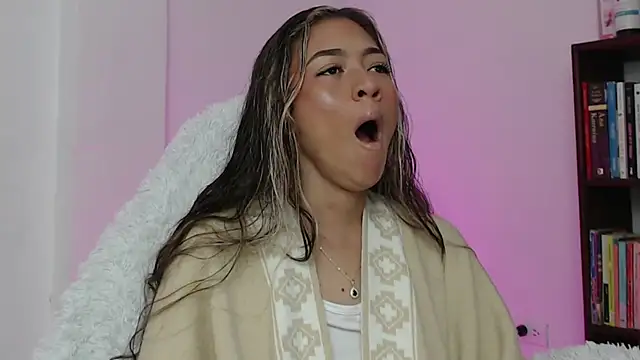 hantonella  online show from January 12, 12:34 pm