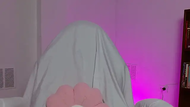 hantonella  online show from October 30, 9:01 pm