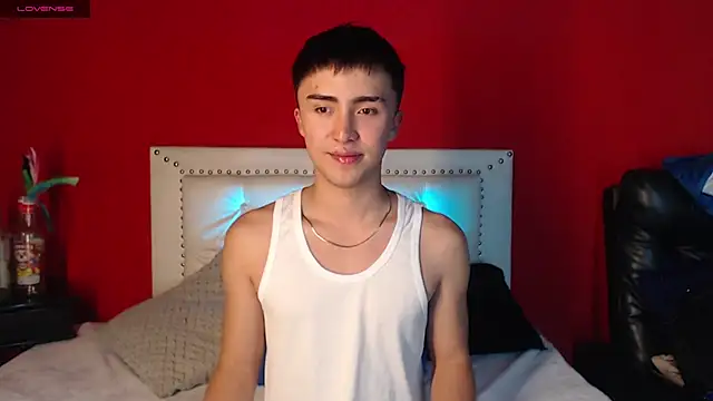 Snapshot of santi-fabulous chatting on December 30, 1:37 am santi-fabulous online show from December 30, 1:37 am