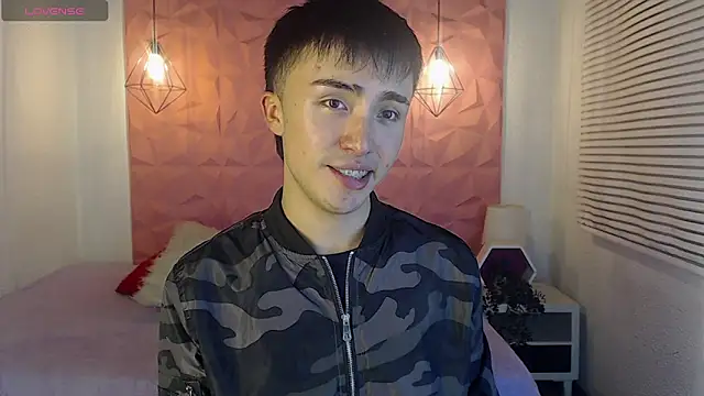 Snapshot of santi-fabulous chatting on March 6, 3:13 am santi-fabulous online show from March 6, 3:13 am