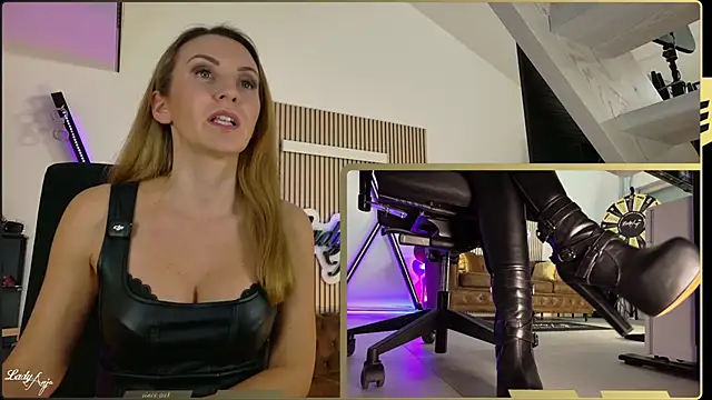 HerrinAnja online show from February 5, 7:10 pm