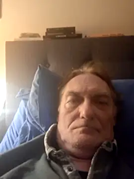 Snapshot of Alain-Bertrand chatting on May 8, 10:35 pm Alain-Bertrand online show from May 8, 10:35 pm
