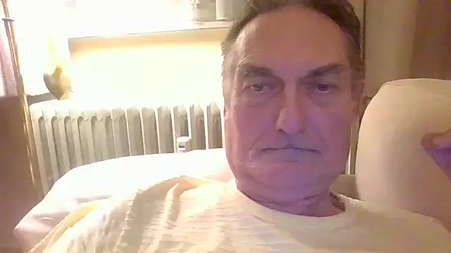 Snapshot of Alain-Bertrand chatting on October 22, 5:12 pm Alain-Bertrand online show from October 22, 5:12 pm