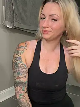 Snapshot of MaggieMayI89 chatting on July 11, 12:49 pm MaggieMayI89 online show from July 11, 12:49 pm