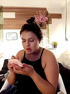 Snapshot of _poison_sweet chatting on February 19, 4:59 pm poison sweet online show from February 19, 4:59 pm