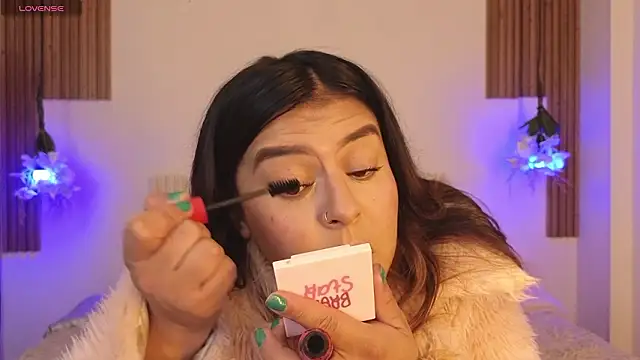 Snapshot of _poison_sweet chatting on February 23, 6:52 pm poison sweet online show from February 23, 6:52 pm